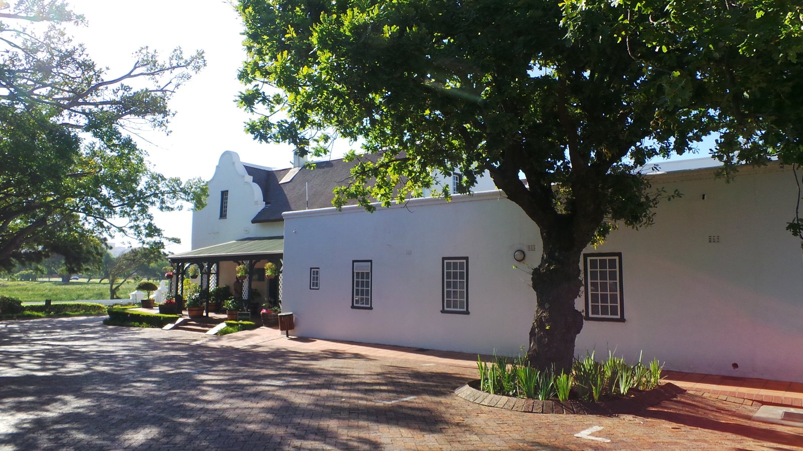 Courtyard Hotel05